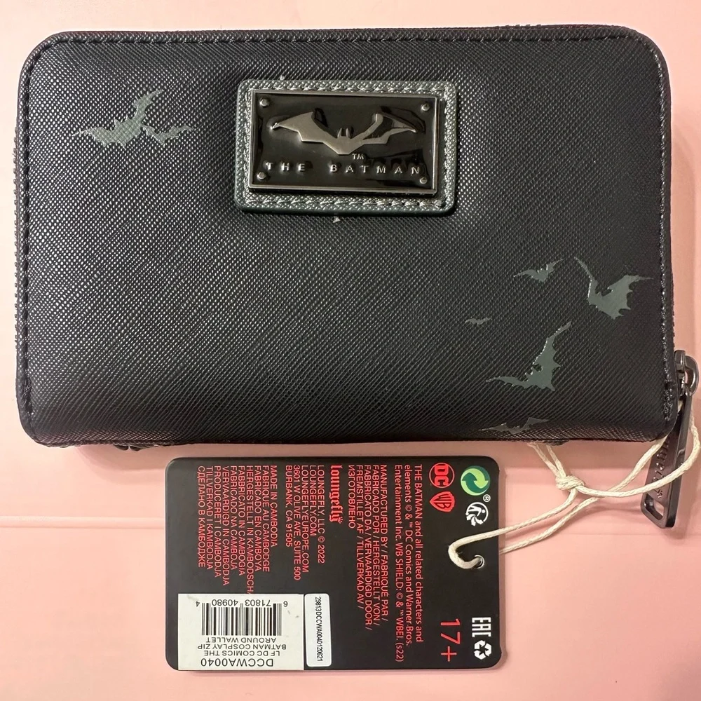 NWT Loungefly DC The Batman Hard Tag Zip Wallet